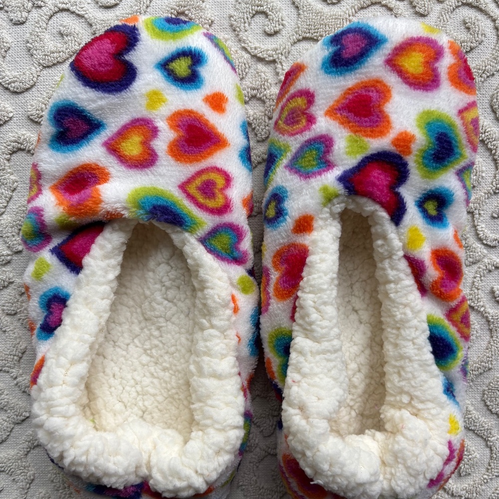 NWOT Women's Slippers size 9-11 (sock size)